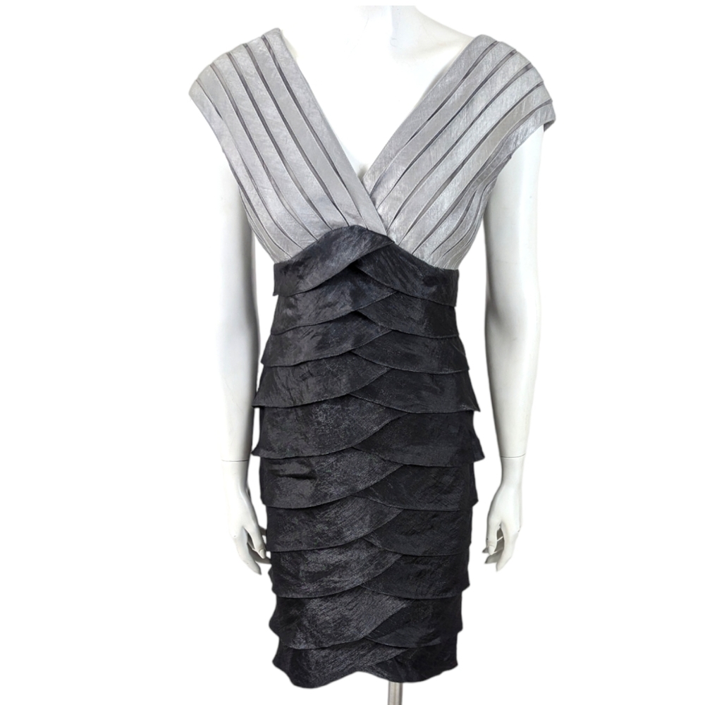 Adrianna Papell Tiered Cocktail Party Dress Silver Womens 6 Gray Cap Sleeve